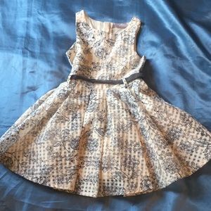 I ❤️ Girlswear cream floral fit and flare summer dress Size Approximately 3T